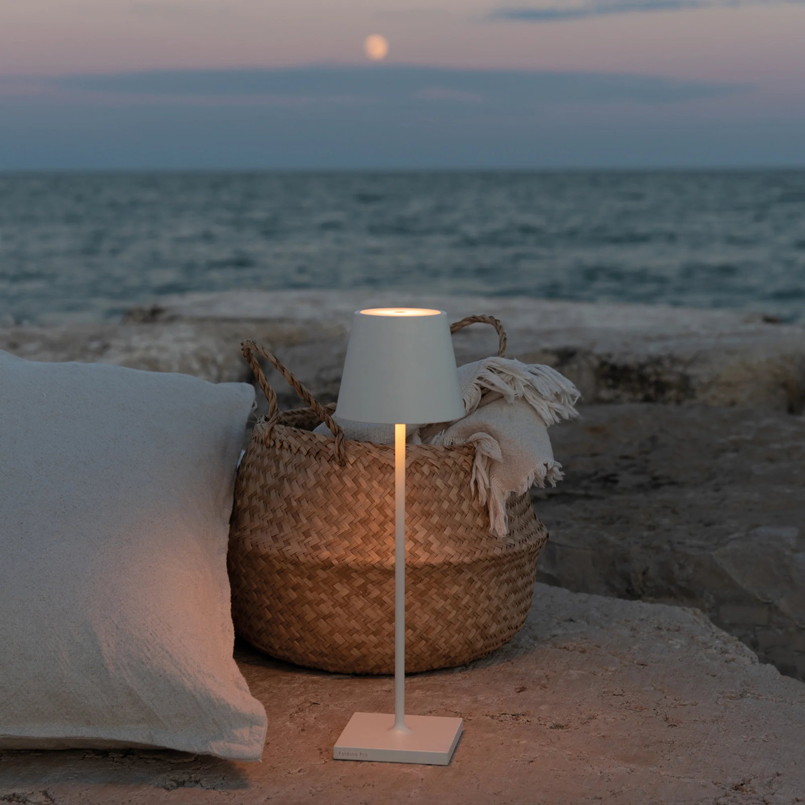 Poldina Pro Table Lamp, White