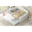 Lit de jour rembourré blanc avec couchette gigogne et rembourrage confortable - Lignes de couture élégantes, fabrication robuste, lit polyvalent pleine grandeur à l'allure élégante, revêtement, chambre polyvalente-107599725