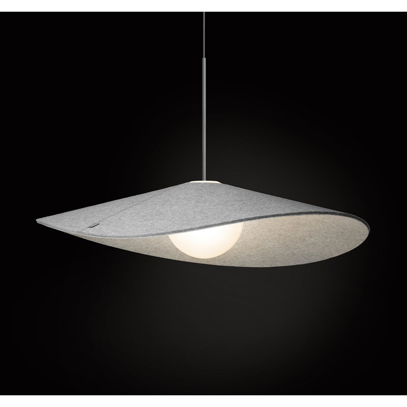 Luminaire suspendu en feutre Bola, H 113,6 po x l 24 po x P 24 po