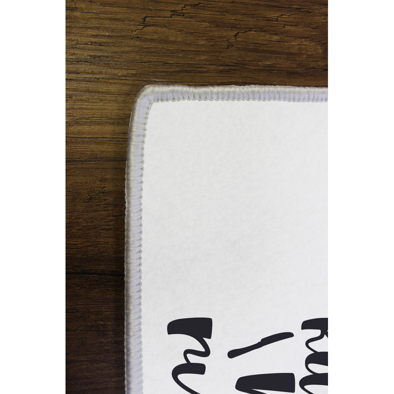 Tapis noir / blanc en polyester tissé à la machine, Rectangle 3 pi 3 po x 4 pi 11 po
