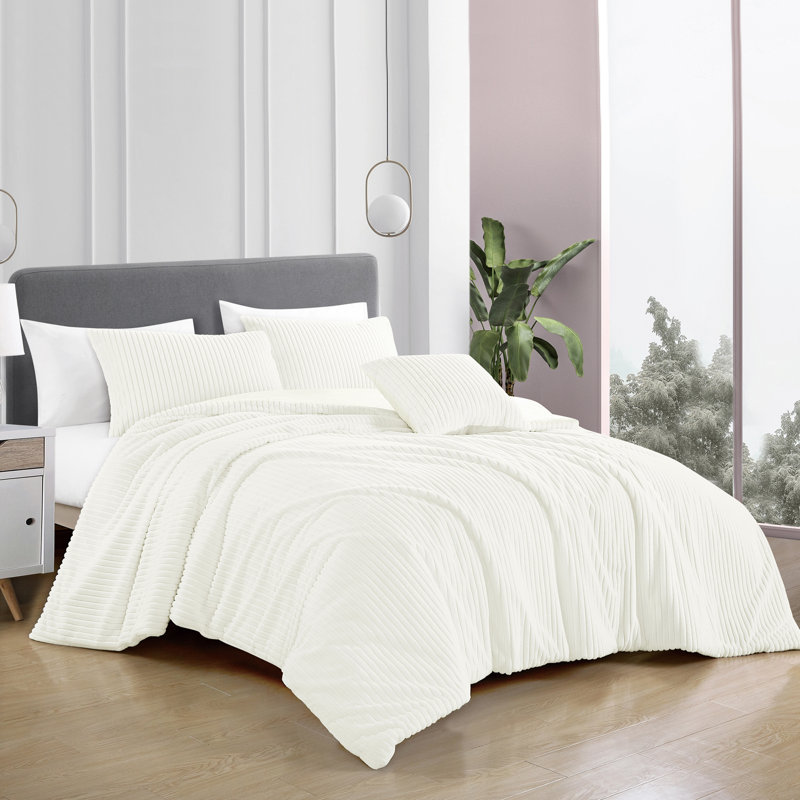 Apala Plush Luxury 4 Pc Comforter Set, King Comforter + 3 Additional Pieces, White