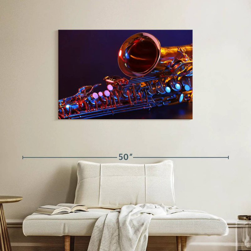 Saxophone doré Abarca, H 26 po x l 39 po
