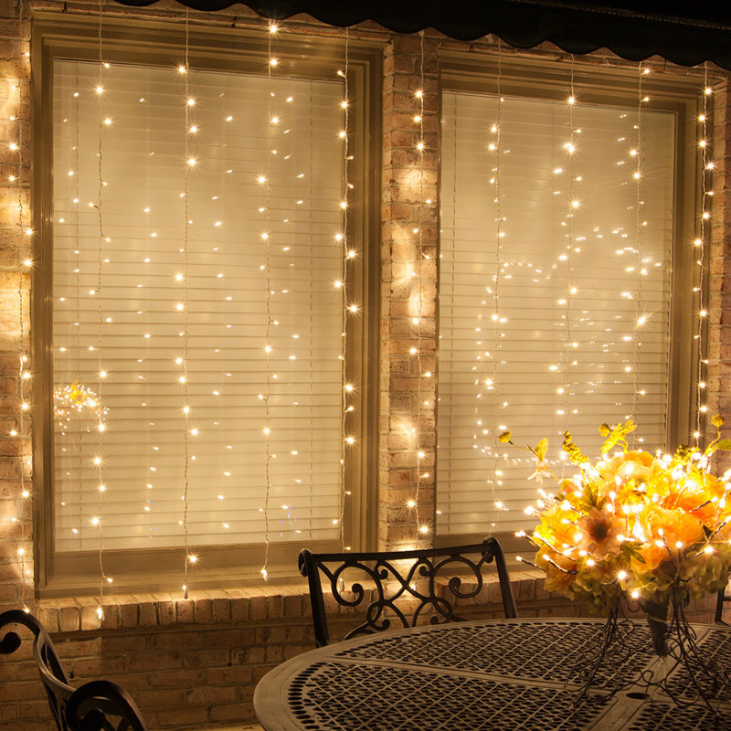 Curtain Icicle Lights, 7,5" L x 6" D, Clear