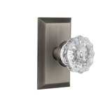 Studio Plate with Crystal Door Knob