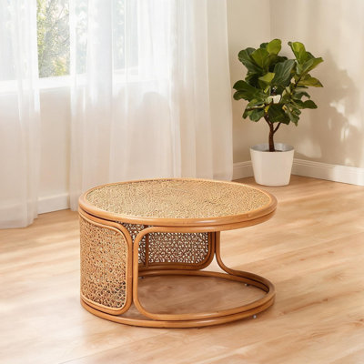 Table basse ronde bohémienne avec tissage géométrique en rotin, brun miel naturel, 31,5 pouces de large
