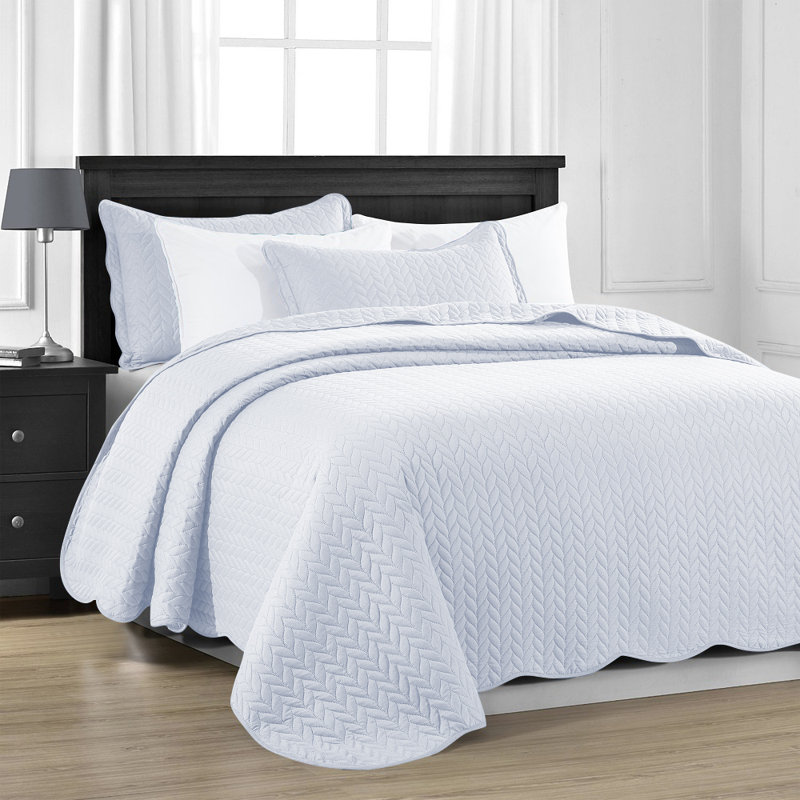 Microfiber Embossed Queen Quilt Sets| Hotel-Quality Bedspread, White, Queen Bedspread ( 90 x 96)+ 2 Standard Pillowcases