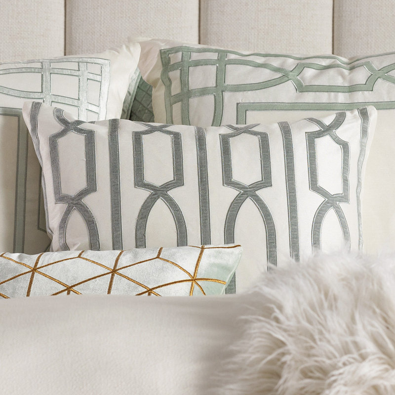 Trey Square Pillow Cover & Insert