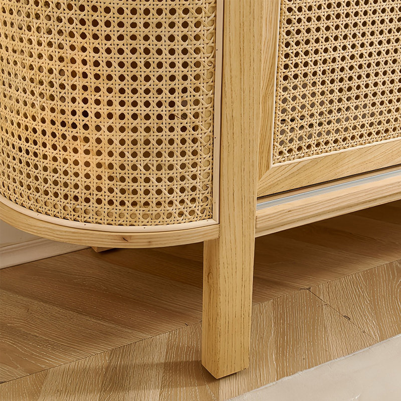 Buffet simple et moderne en rotin