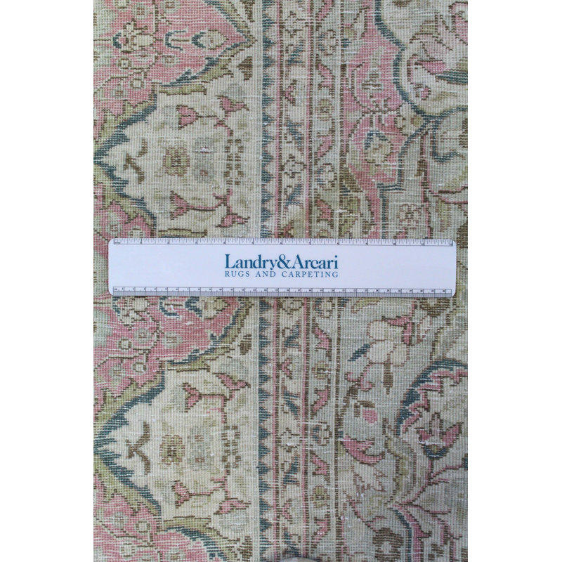 Tapis rose en laine noué à la main de conception unique de style années 1940 de 6 pi 9 po x 10 pi 7 po Sivas