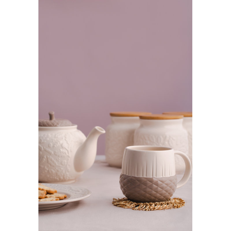 Price & Kensington Acorn Novelty mug