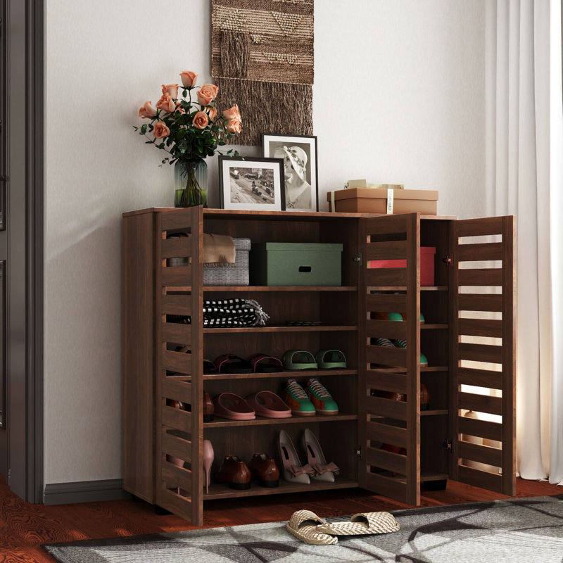 Range-chaussures avec amplement de rangement et d'intimité pour le vestibule moderne
