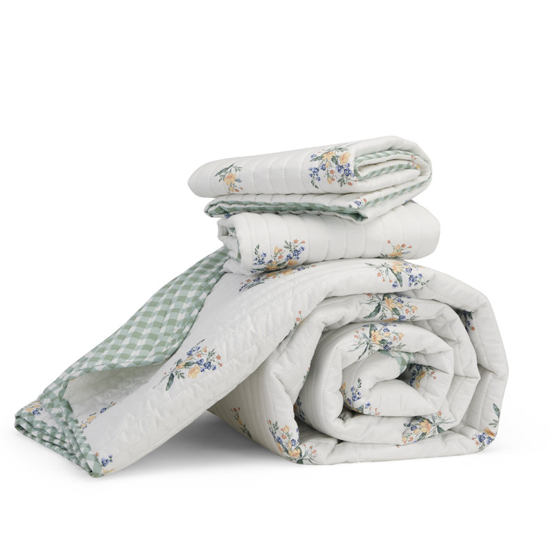 Polyester Floral Quilt, Queen Quilt + 2 Standard Shams
