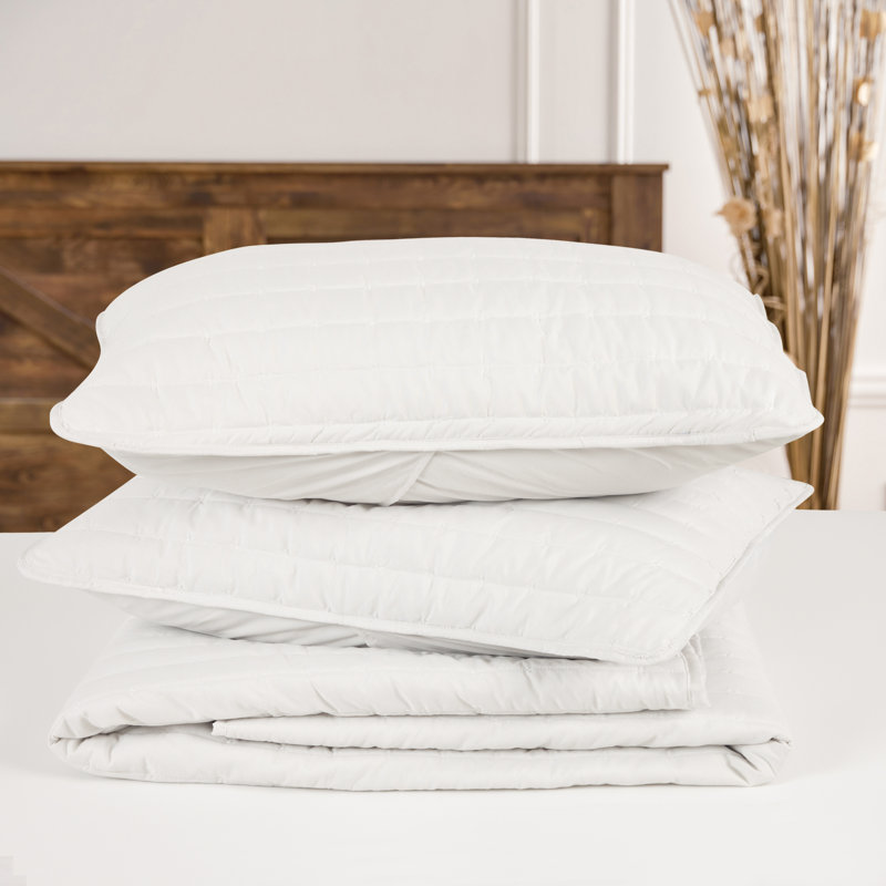 Ensemble de couvre-lit 3 pièces en microfibre matelassée de couleur unie Chanasya, Blanc