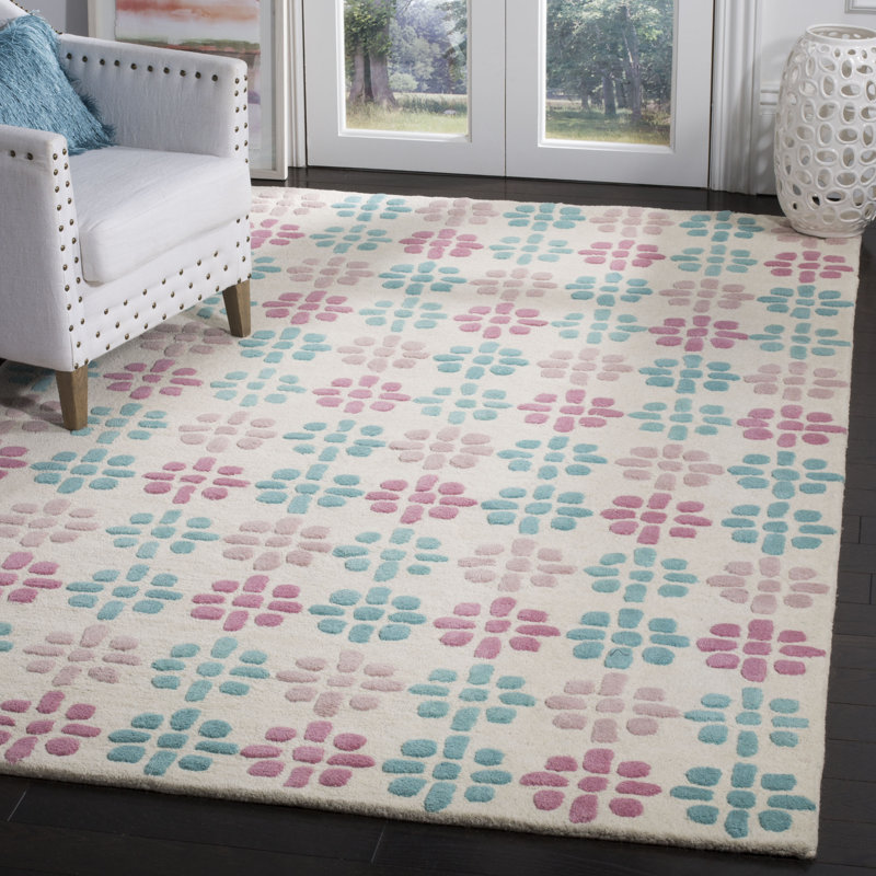 Candelo Hand Tufted Wool Floral Rug, Rectangle 6' x 9'