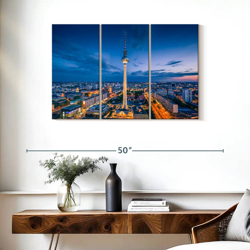Tour de télévision Syd Alexanderplatz, H 24 po x l 38 po