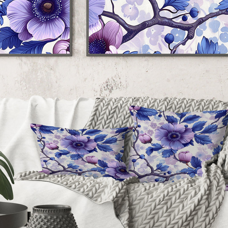 Coussins décoratifs mauve et rose avec motif floral, H 18 po x l 18 po