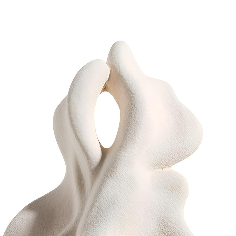 Élégante sculpture abstraite en céramique blanche