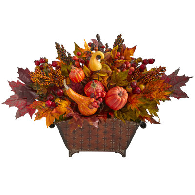 Arrangement floral mélangé dans un vase