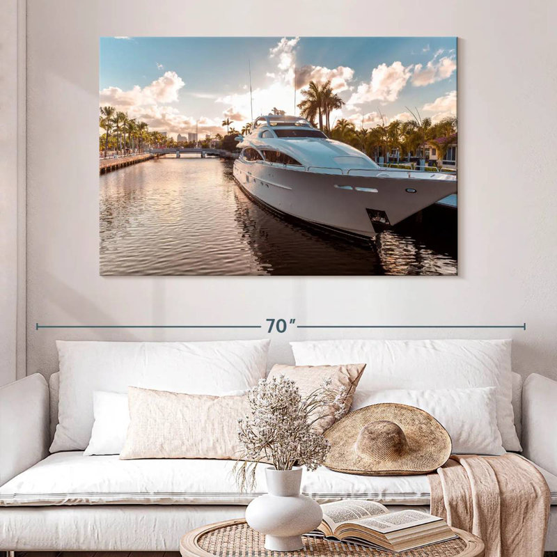 Mehar Yacht At Fort Lauderdale, H 34 po x l 51 po