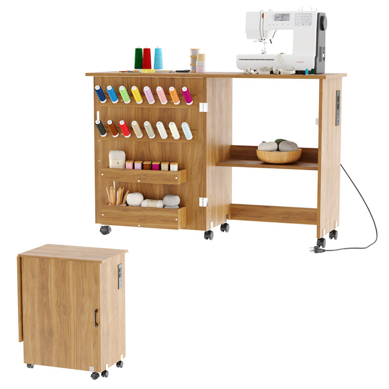 Table pliable de couture et d'artisanat avec station de charge, bureau peu encombrant avec roues verrouillables, plateaux de rangement et chevilles, armoire portative pour petits espaces, brun