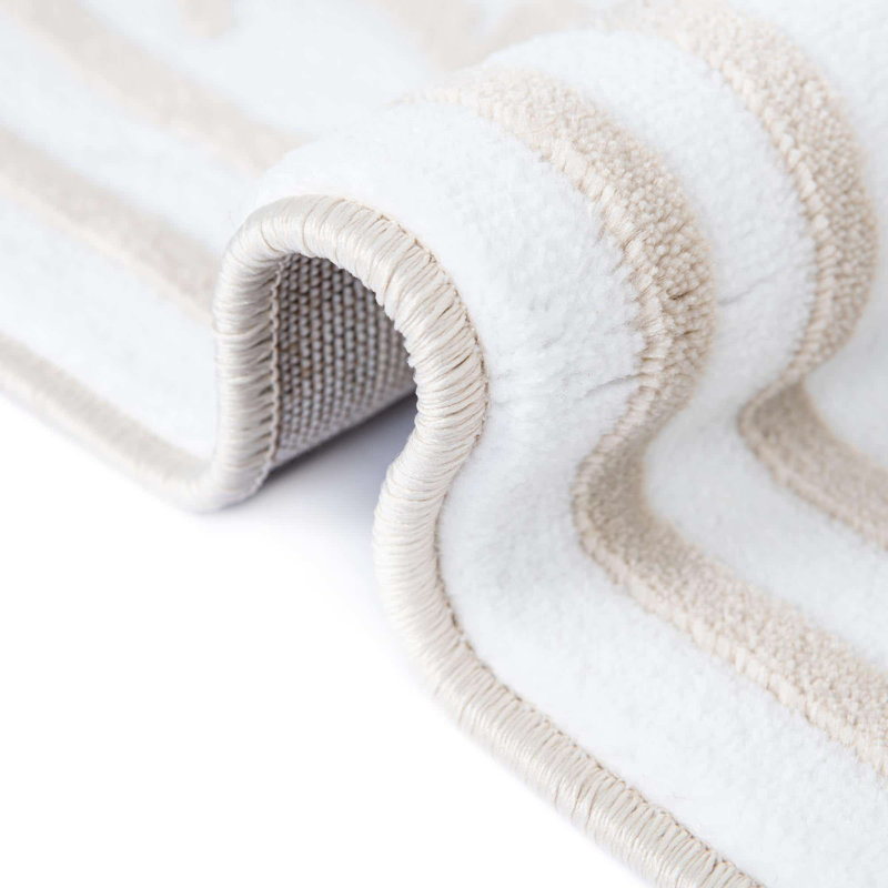 Airyana Oriental Indoor Rug, Rectangle 4' x 6'
