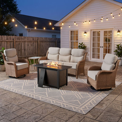 Ensemble de mobilier de patio en osier de luxe pour 5 personnes avec table foyer et chaises pivotantes extra-épaisses de 6 pouces, table d'appoint