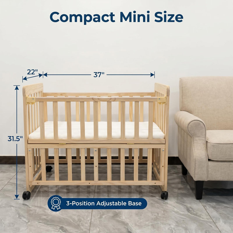 Mini lit de bébé 4 en 1 en pin de Nouvelle-Zélande avec matelas, 3 hauteurs réglables et roulettes