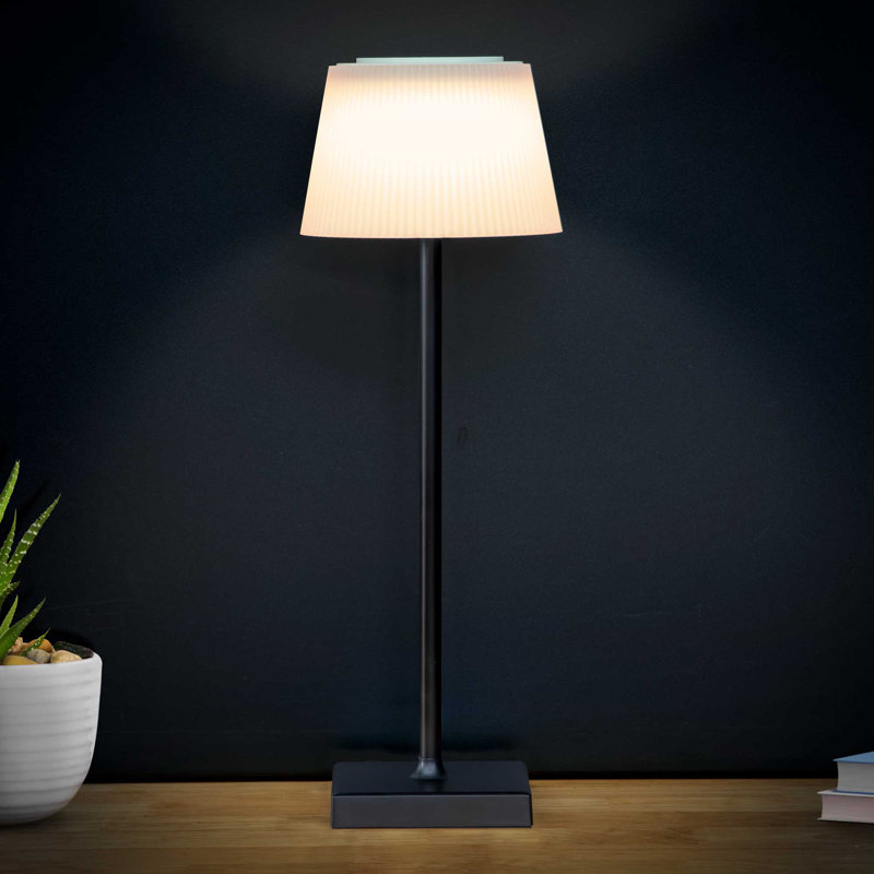 Duanesburg USB Buffet Lamp, Green
