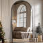 Miroir surdimensionné arqué en métal surdimensionné-570231710-543396702