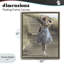 Fille avec un chapeau flottant, cadre flottant, design par Kendra Dew-993183564-993183565