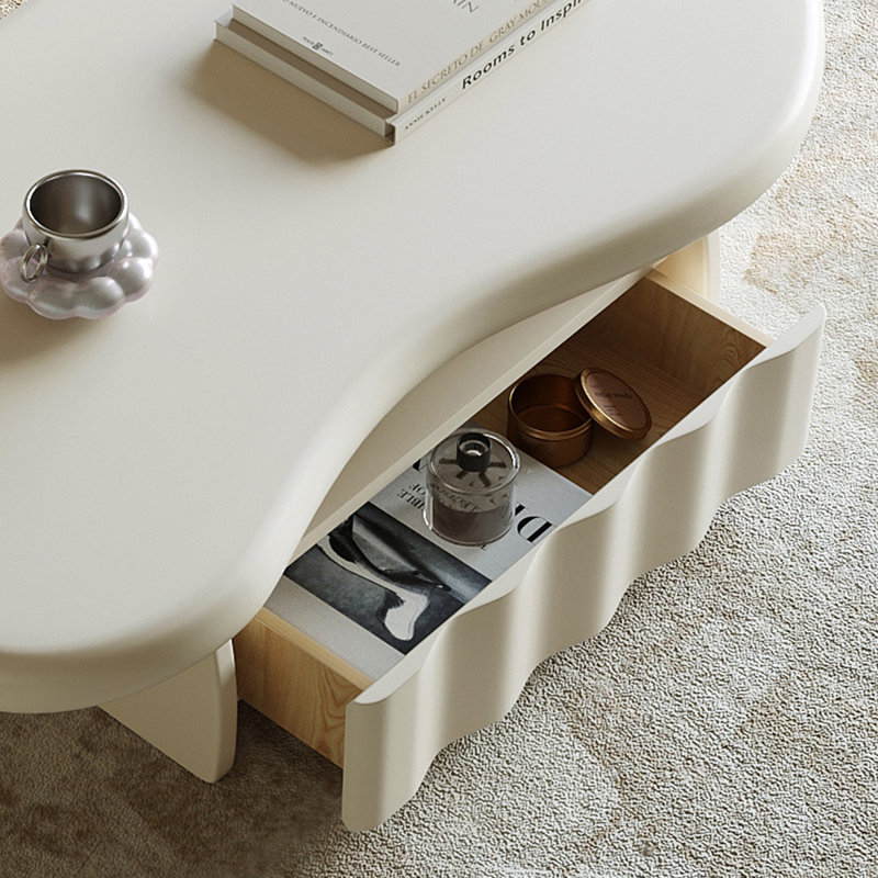Table basse en bois de style français