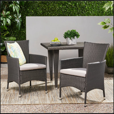 Ensemble de 2 chaises de salle à manger Malt, de conception ergonomique pour le confort et le style, durable et facile à nettoyer