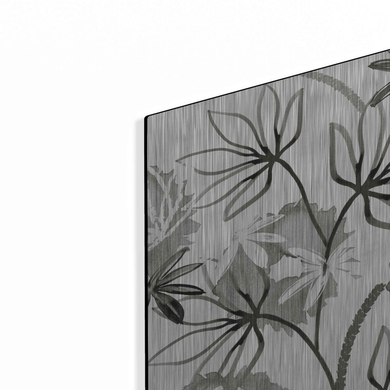 "Fleurs monochromes III" par Flora Kouta, H 16 po x l 12 po