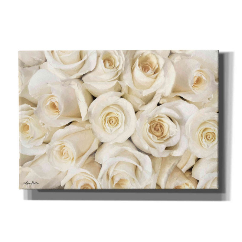 «Top View - White Roses» par Lori Deiter, art mural sur toile, H 18 po x l 26 po x P 0,75 po