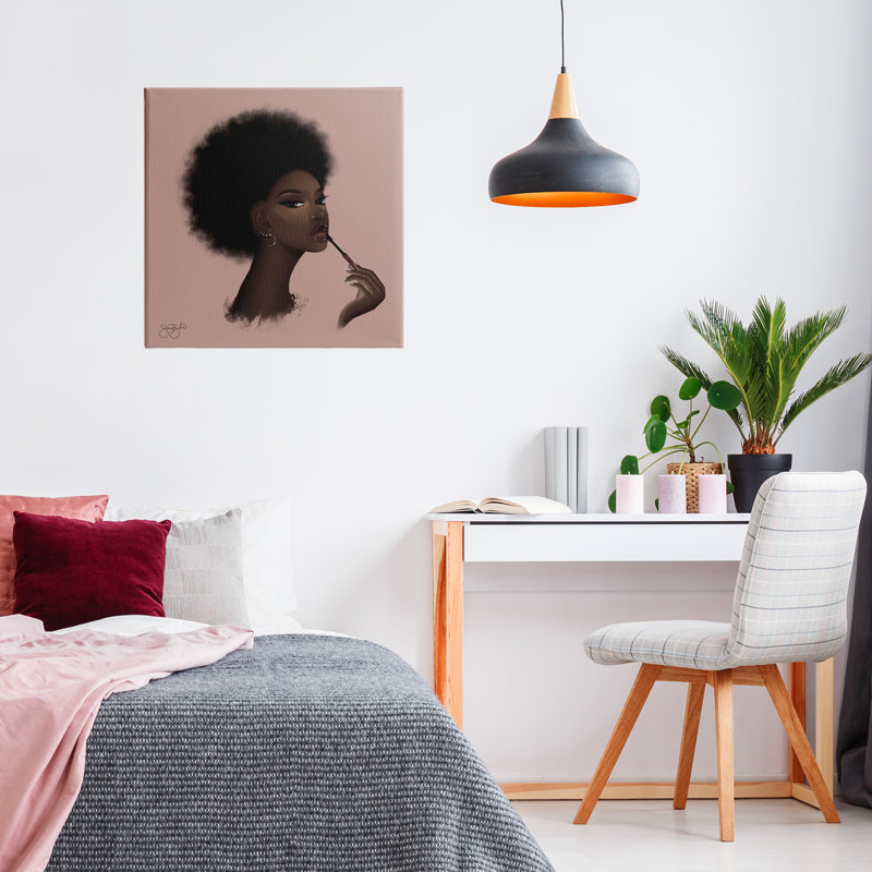 Glam Girl avec toile brillant à lèvres, design par Sierra Siler, H 17 po x l 17 po