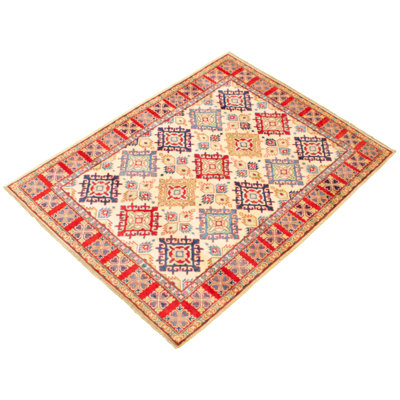 Tapis unique en laine noué à la main Gazni rouge / or des années 2010 de 4 pi 11 po x 6 pi 5 po Qaiden