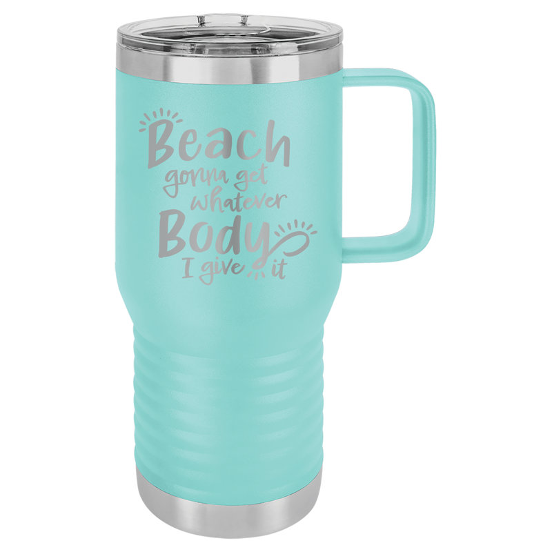 Tasse de voyage de plage isolée