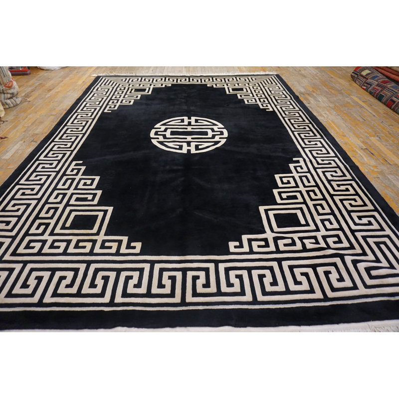 Tapis noir antique Art Deco