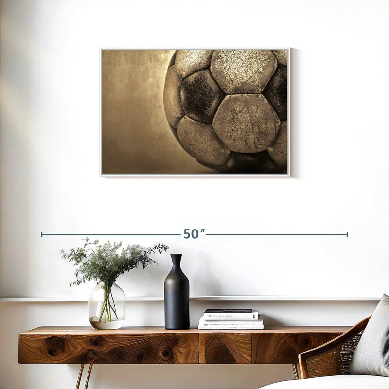 Ballon de soccer usé, Cadre flottant blanc, 31 po x 21 po