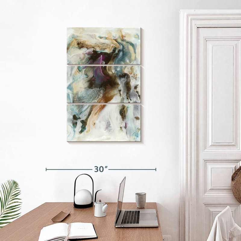 Avery Queen Of The World I, 32" H x 20" W