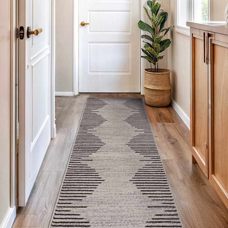 Damarcus Geometric Cream/Black/Gray Area Rug, Runner 2' x 7', Cream
