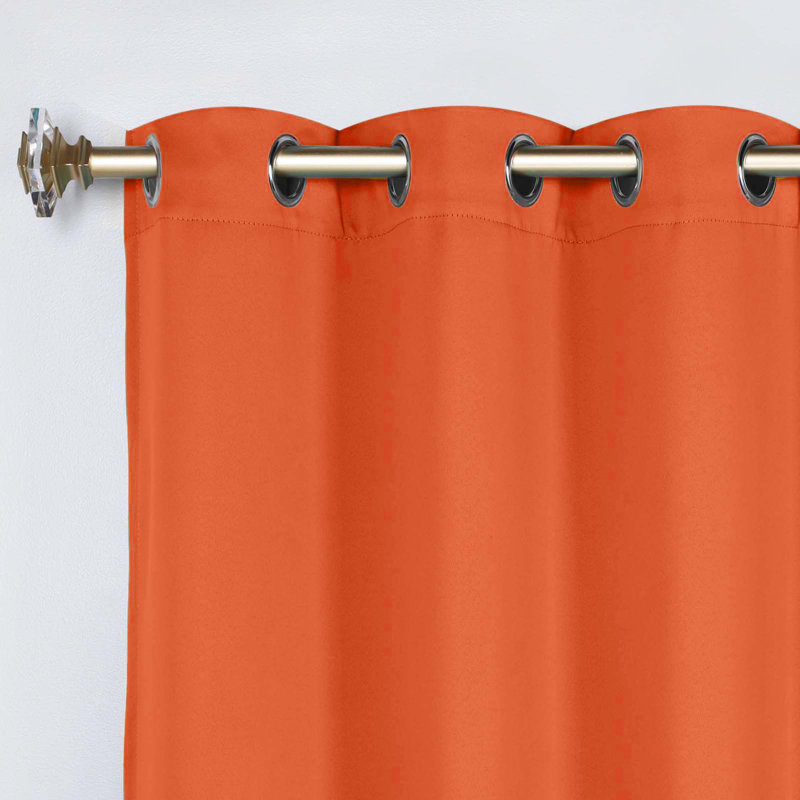 Paire de rideaux obscurcissant avec œillets Millendon, L 42 po x L 63 po, Rouille