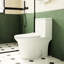 Une toilette en céramique, chasse 1,1 / 1,6, hauteur confortable 15,55 po, siège à fermeture en douceur blanche et chasse d'eau blanche