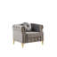 Luxueux canapé Chesterfield en velours avec des clous en cuivre, des boutons capitonnés et des pieds en métal, pour une assise élégante et confortable.-808464672