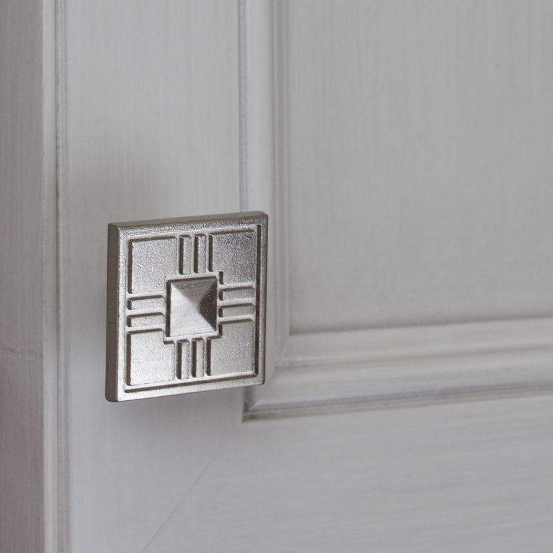 Poignée carrée 1 1/4 po, Nickel satiné