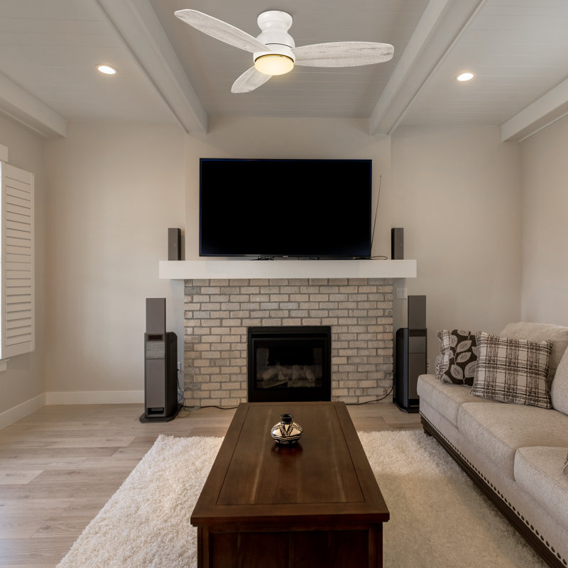 Ventilateur de plafond 48 po avec télécommande, Blanc avec pales brun clair