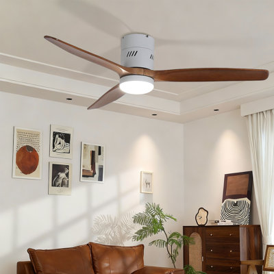 Ryme 52 po Ventilateur de plafond encastré standard en noyer blanc avec DEL intégrée et moteur à courant continu réversible inclus