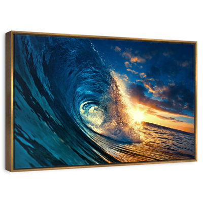 Vague de coucher de soleil océan