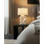 Élégante lampe de table avec base sculpturale ondulée pour la chambre à coucher - Lampe de chevet élégante ou petite lampe de bureau pour le salon - 27 po, blanc