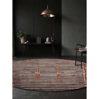 Tapis brun soyeux et moelleux